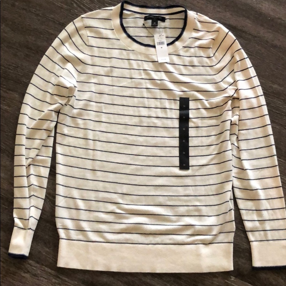Banana Republic light Sweater top